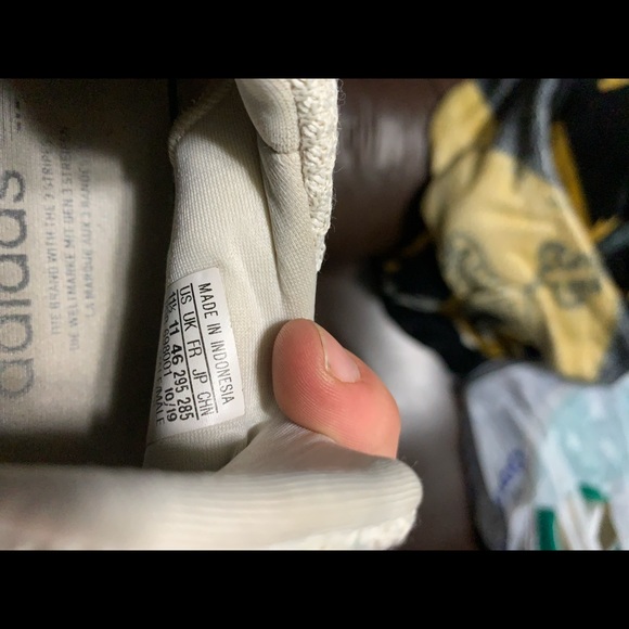 Adidas all white shoes - Picture 7 of 7